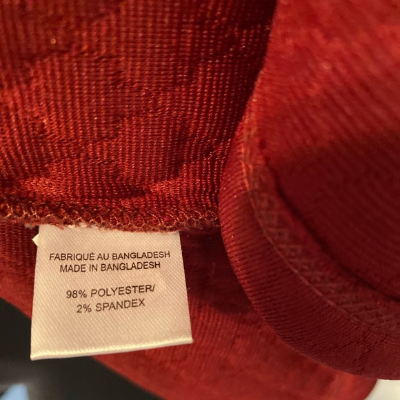 MAROON VEST SIZE XXL    Quilted look- Zipper up - Picture 4 of 9